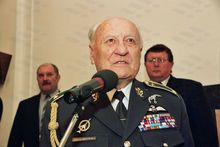 brig. gen. Zdeněk Škarvada při převzetí čestného občanství Ostravy 24. 10. 2007, Zdroj: Archiv města Ostravy, Sbírka fotografií