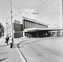 Budova ostravského hlavního nádraží po dokončení v roce 1975, Zdroj: Archiv města Ostravy, Sbírka fotografií
