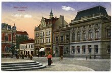 Kavárna Sommer, rohový dům s věžičkou vlevo  (1914), Zdroj: Archiv města Ostravy, Sbírka fotografií