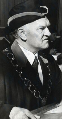 Děkan pedagogické fakulty Gustav Richter při zahájení zimního semestru v roce 1979. Zdroj: Archiv města Ostravy, Sbírka fotografií. Autor: Lukaščík. 