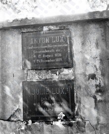 Hrobka rodiny Lux. Zdroj: Archiv města Ostravy, Sbírka fotografií
