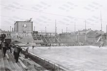 Výstavba zimního stadionu v roce 1947. Zdroj: Archiv města Ostravy, Sbírka fotografií.