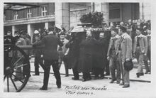 Pohřeb bývalého starosty města Moravské Ostravy Jana Prokeše. Zdroj: Archiv města Ostravy, Sbírka fotografií