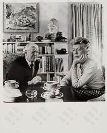 Olda Kokoschka s manželem Oskarem Kokoschkou, 1974 (autor Derry Moore) Zdroj: https://www.oskar-kokoschka.ch/en/1005/About-us