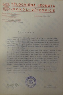 Potvrzení TJ Sokol Vítkovice o&nbsp;členství Josefa Duška.  Zdroj: Vojenský historický archiv, Osvědčení dle zákona č. 255/1946 Sb.,&nbsp;čj.:&nbsp;83707/47.