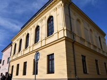 Společenské centrum Zlatý jelen.