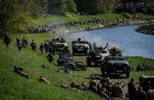Simulace bitvy o Ostravu v bermě řeky Ostravice