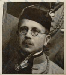 Karel Říha v&nbsp;sokolském kroji Zdroj: Archiv města Ostravy, fotoalbum Sokolské župy Těšínské Jana Čapka