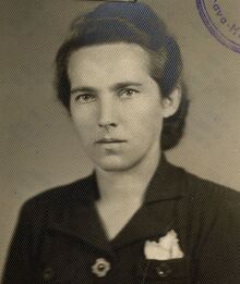 Amálie Pechalová, fotografie z&nbsp;členského průkazu Československé obce sokolské, asi rok 1946. Zdroj: soukromá rodinná sbírka, zveřejněno s&nbsp;laskavým souhlasem.